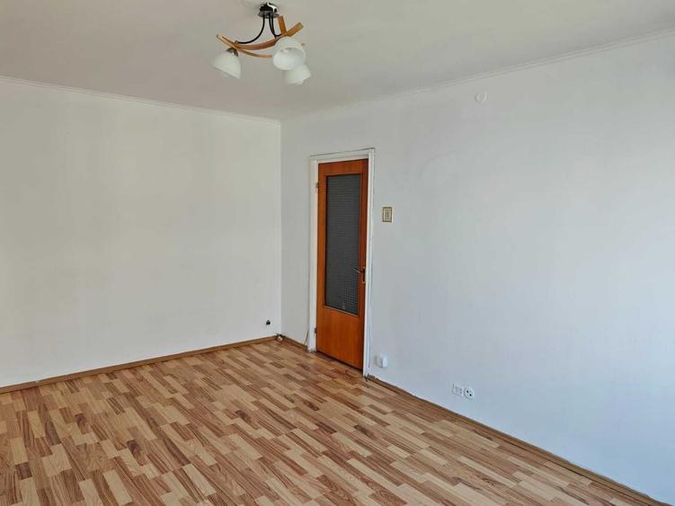 Proprietar vand apartament 3 camere la 7 minute de metrou, Emil Racovita, Piata Straduintei, liber - 1