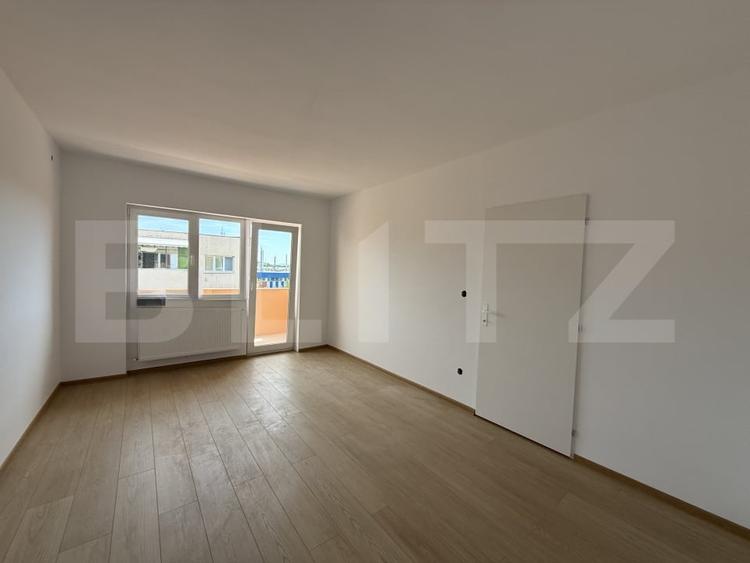 Apartament cu 4 camere decomandat în Semicentral