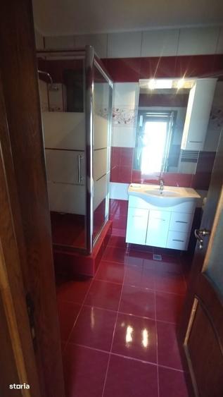Casă cu 4 camere în Zorile