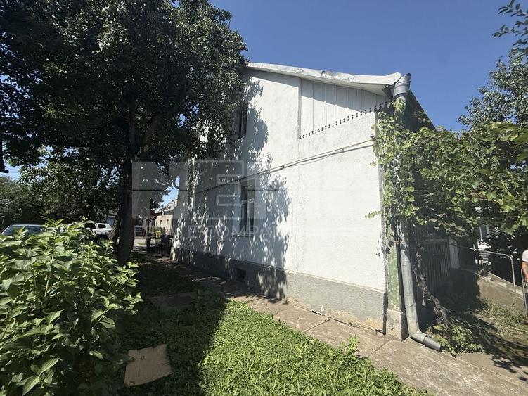 Casă individuală cu 4 camere cu Canalizare în Central