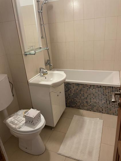 Apartament cu 4 camere semidecomandat în Ultracentral