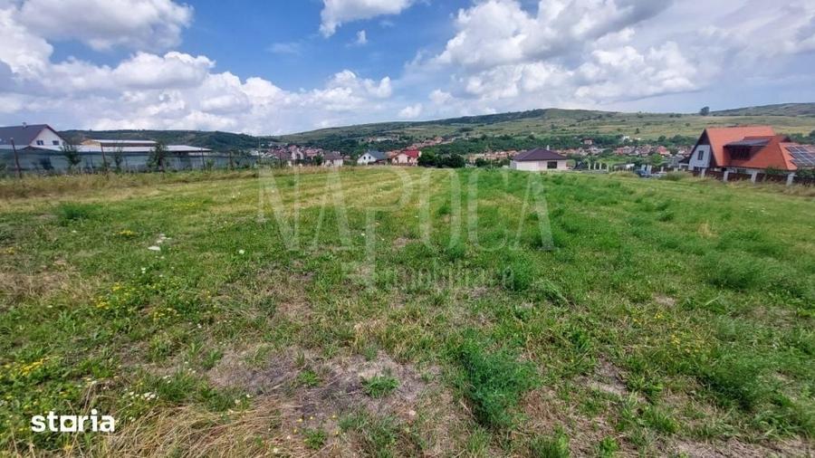Teren de 1705 mp, în Chinteni