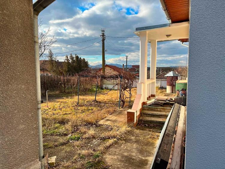 Casă cu 4 camere în Central