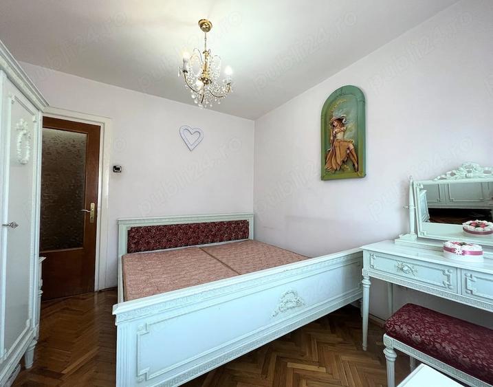 Apartament cu 3 camere decomandat în Decebal