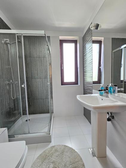 Duplex cu 4 camere cu Canalizare în Zăvoi