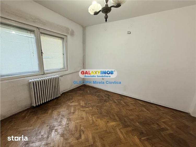 Casă cu 5 camere cu Teren 449 Mp în Central