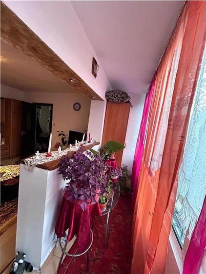 Apartament cu 2 camere semidecomandat în Moroasa 1
