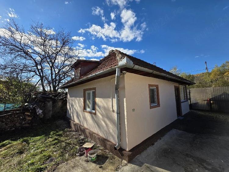Casă cu Teren 951 Mp în Cimpa