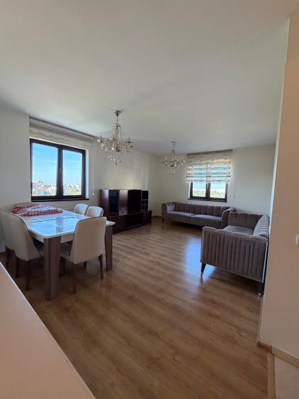 Apartament cu 3 camere decomandat în Berceni