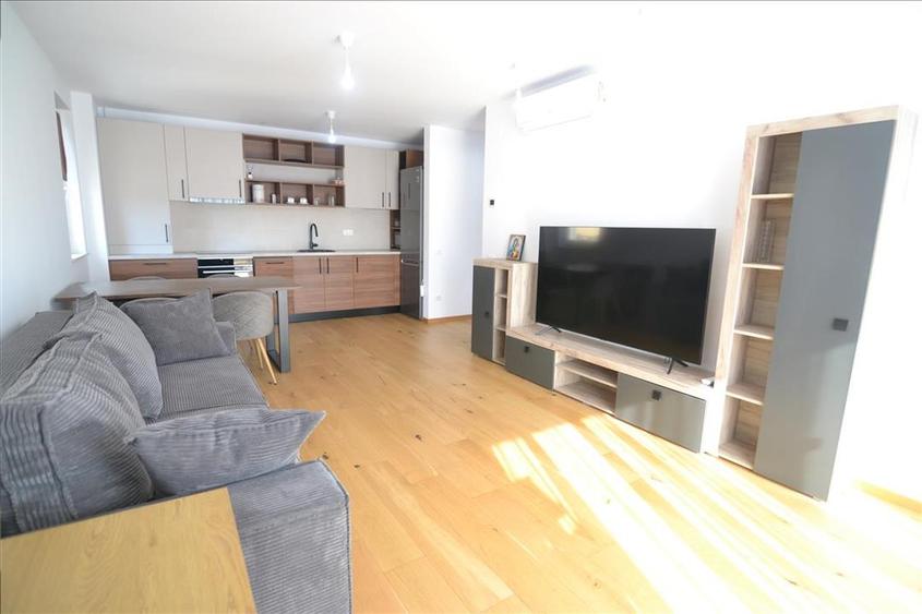Apartament cu 2 camere decomandat în Astra