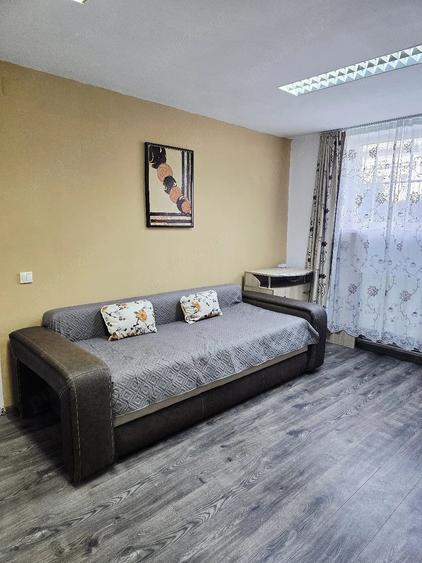 Apartament cu 2 camere semidecomandat în Energiei