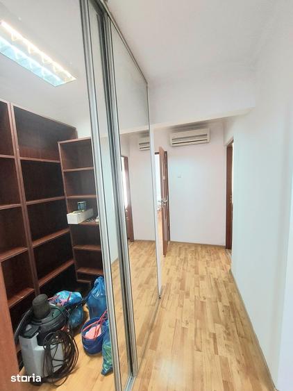 Apartament cu 3 camere decomandat în Decebal