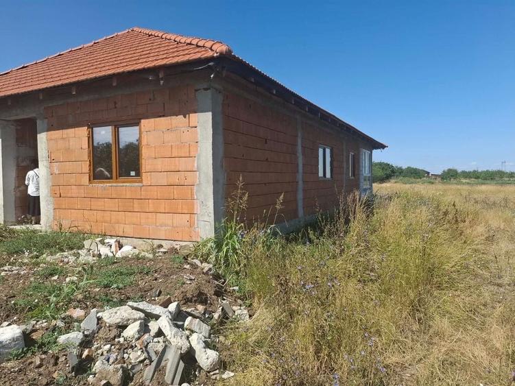 Casă cu 3 camere în Fântânele