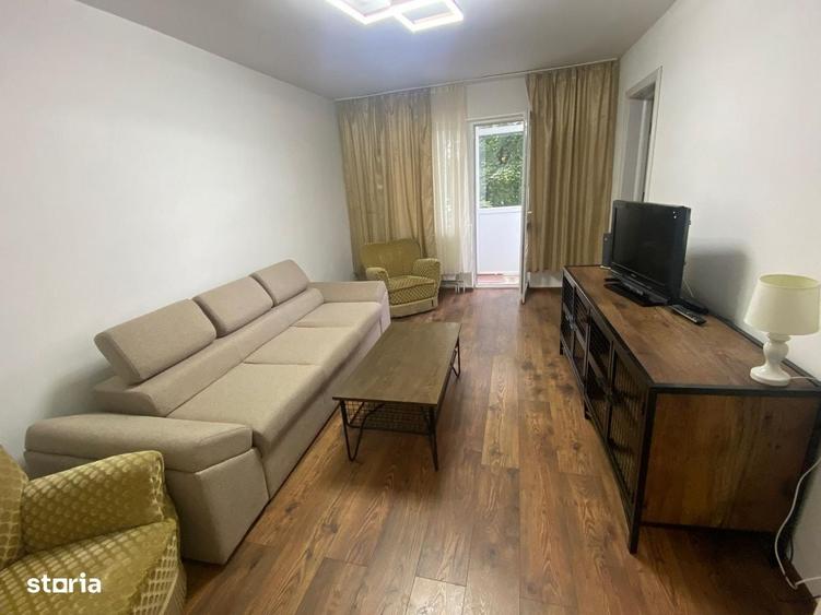 Apartament cu 3 camere în Micro 6