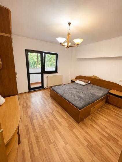 Apartament cu 3 camere decomandat în 13 Septembrie