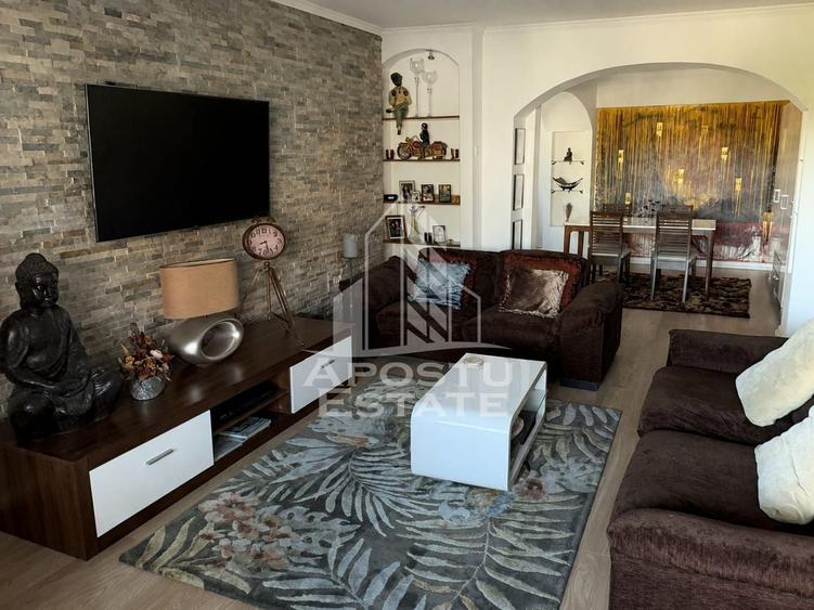 Apartament cu 3 camere semidecomandat, mobilat în Ultracentral