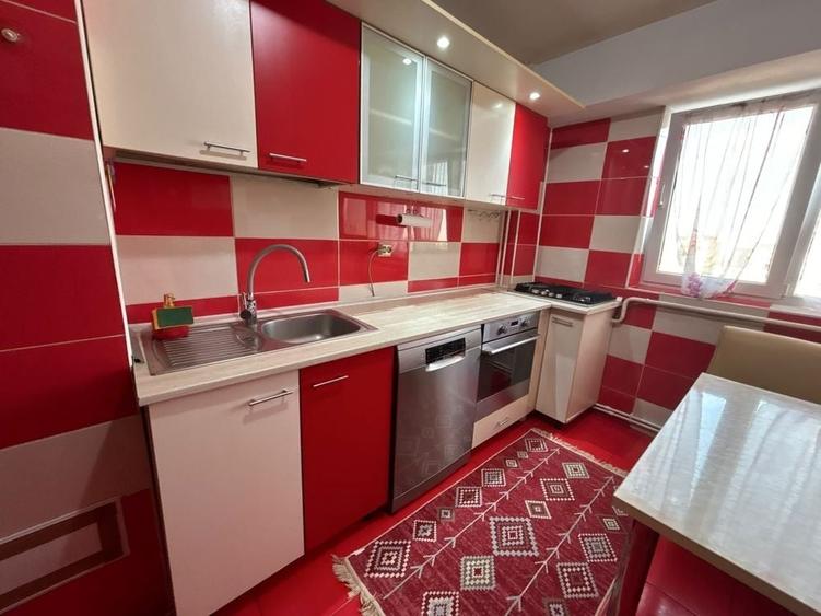 Apartament cu 2 camere semidecomandat în Unirii Sud