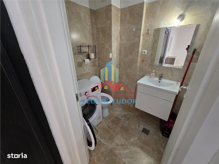 Apartament cu 2 camere decomandat în Roșu