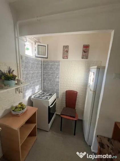 Apartament cu 2 camere semidecomandat în Brazda lui Novac