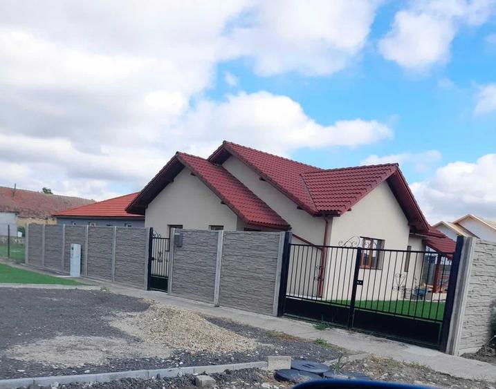 Casă cu 3 camere în Sânmihaiu German