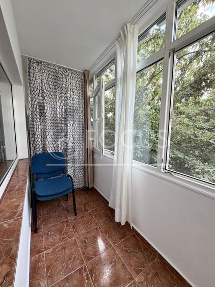 Apartament cu 2 camere decomandat, mobilat în Tei
