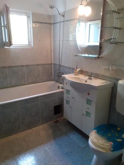 Apartament cu 3 camere decomandat, mobilat în Zorilor