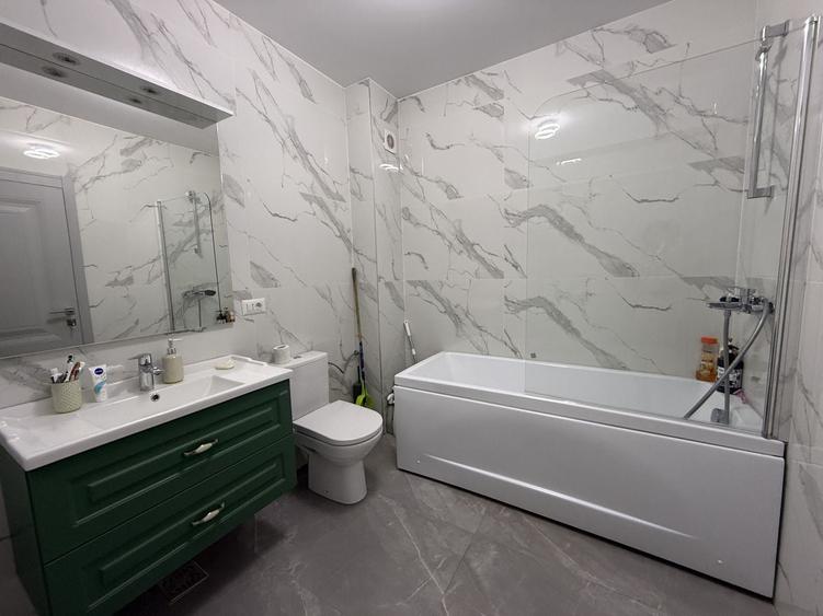 Apartament cu 2 camere semidecomandat, mobilat în Central