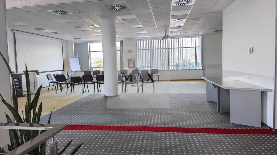 Birou, de 159 mp, în Central