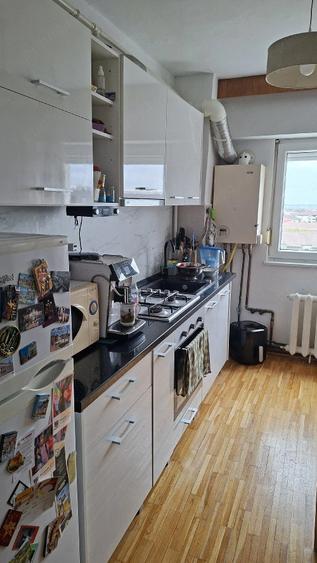 Inchiriere apartament 2 camere zona Soarelui - 1