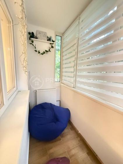 Apartament cu 3 camere în Podu Roș