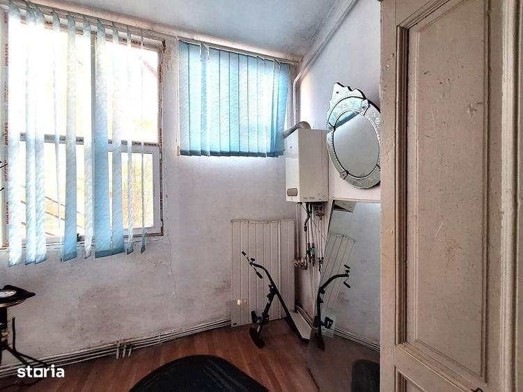 Casă cu 4 camere în Central