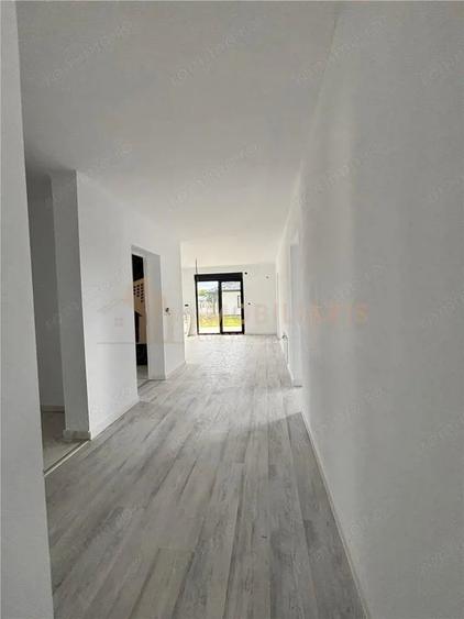 Casă cu Teren 550 Mp în Satu Nou de Jos