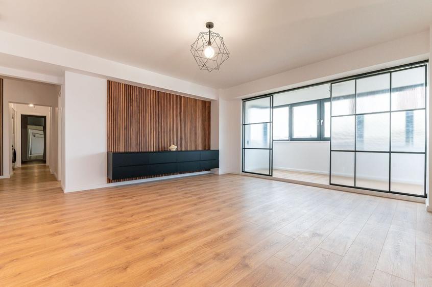 Apartament cu 4 camere decomandat, mobilat în Zorilor