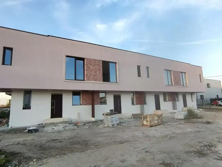 Casă cu 3 camere cu Teren 200 Mp în Vest