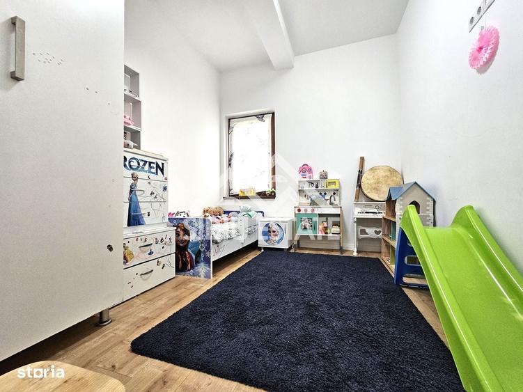 Casă cu 4 camere în Sadu