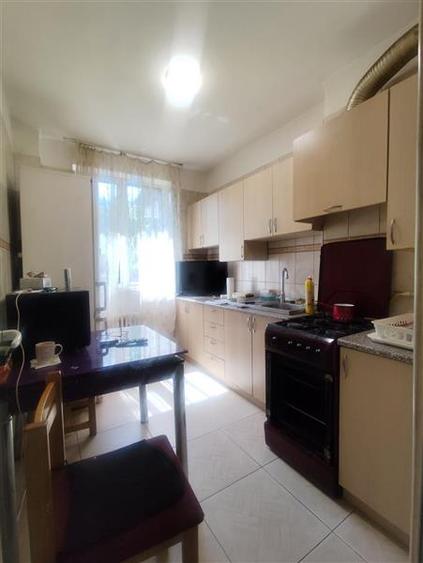 Apartament cu 2 camere semidecomandat, mobilat în Nord