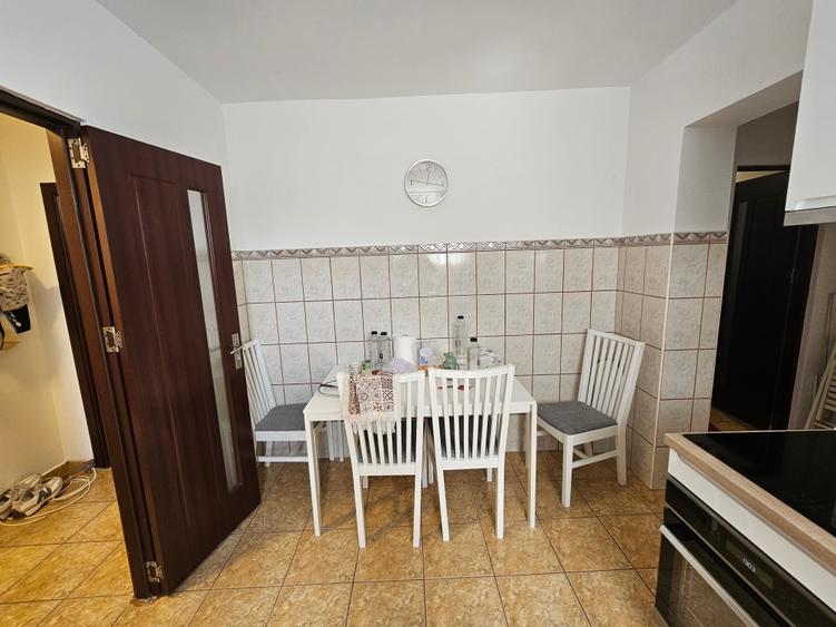 Apartament cu 3 camere circular în Complex Studențesc