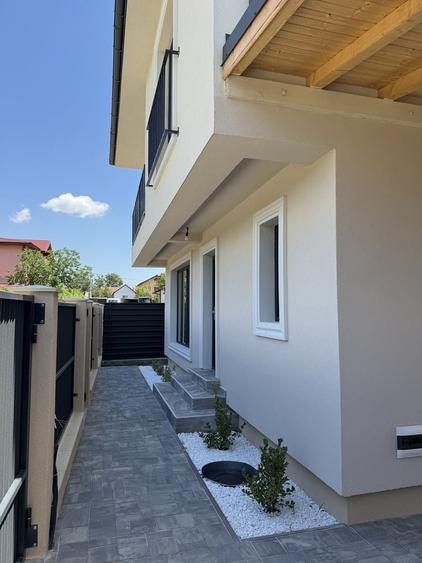 Casă cu 4 camere în Mărăcineanu