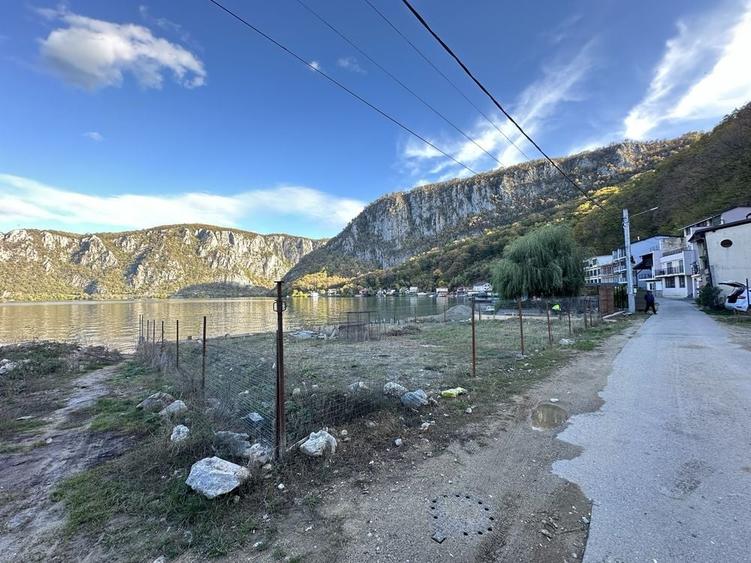 Spațiu comercial, în Dubova