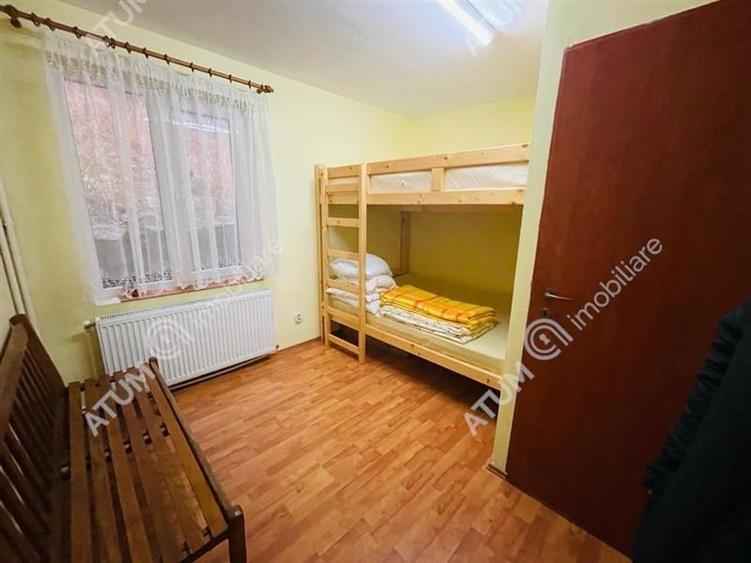 Casă individuală cu 8 camere cu Canalizare în Păltiniș