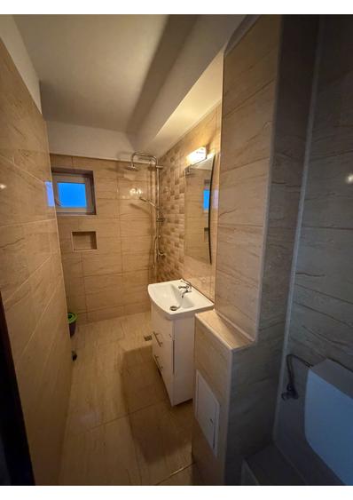 Apartament cu 3 camere decomandat în P-ța Unirii