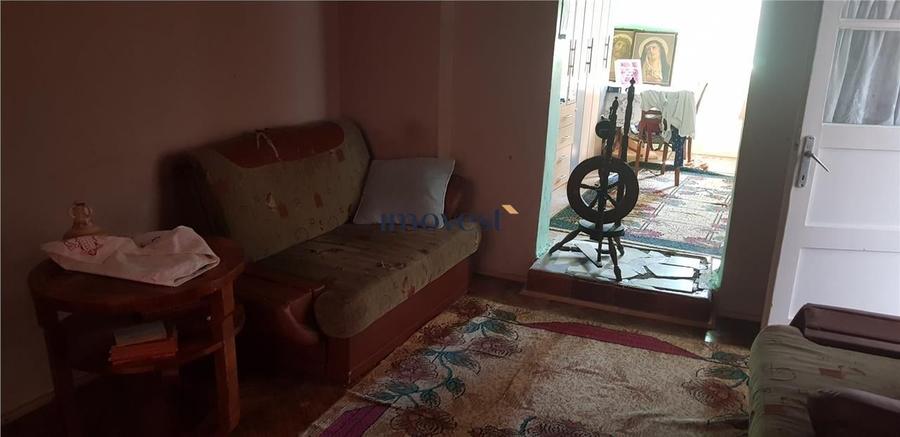 Casă individuală cu 3 camere cu Canalizare în 14 Mai
