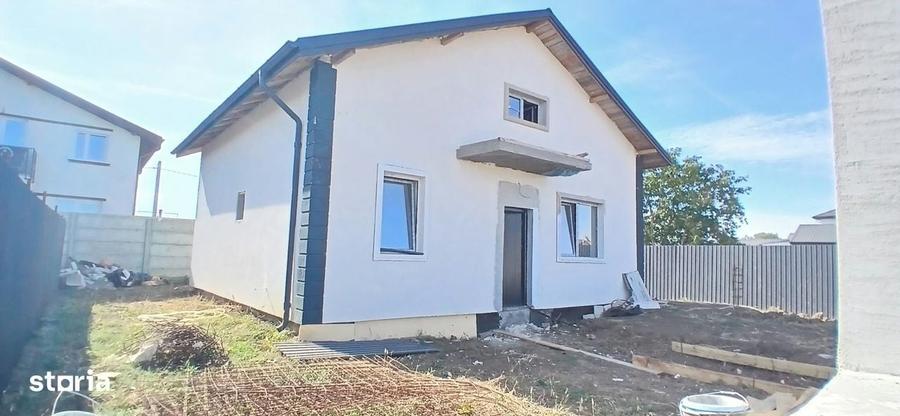 Casă cu 3 camere cu Teren 261 Mp în Berceni
