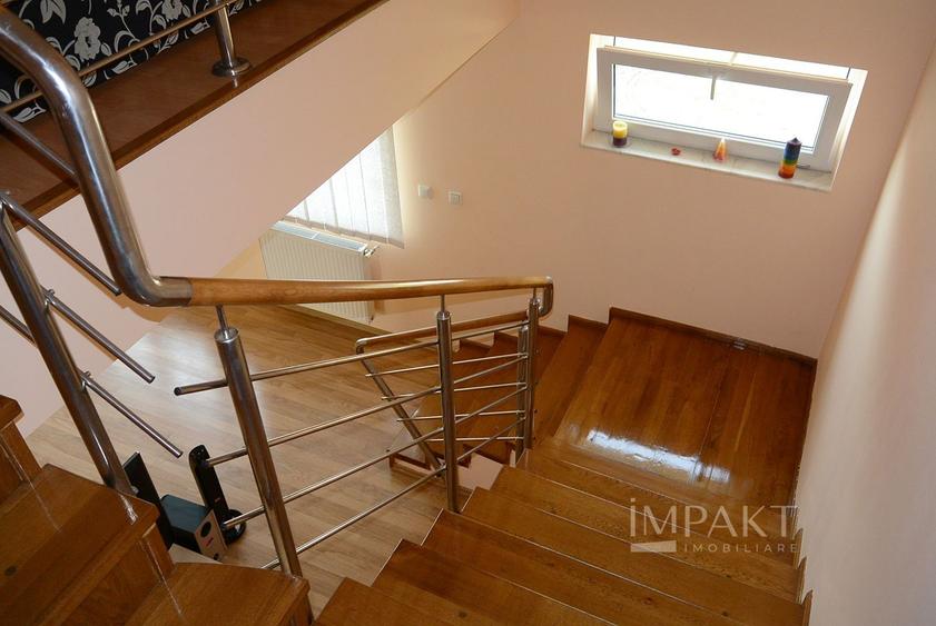 Apartament cu 5 camere decomandat în Bună Ziua