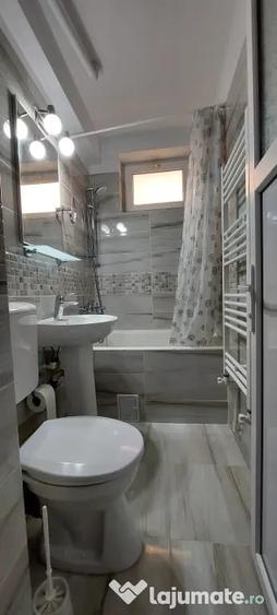 Apartament cu 2 camere decomandat în Neptun