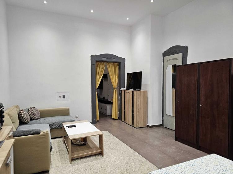 Apartament cu 2 camere semidecomandat în Ultracentral