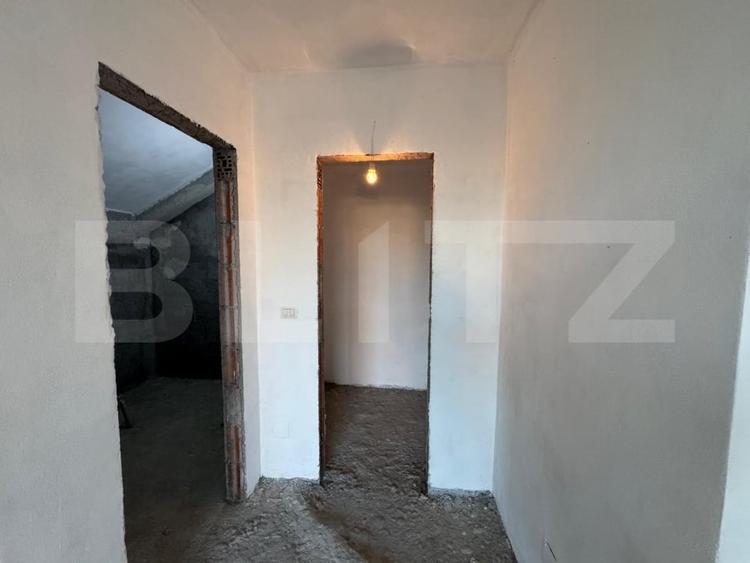 Casă individuală cu 5 camere cu Canalizare în Sud-Est