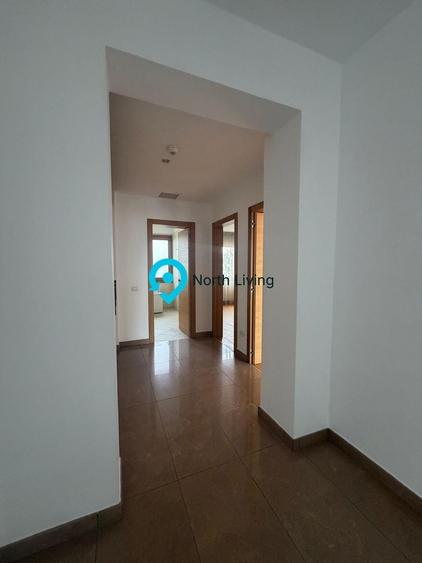 Duplex cu 6 camere cu Canalizare în Central