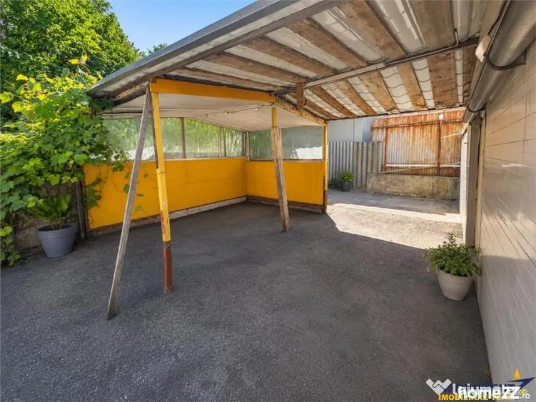 Casă cu 7 camere cu Teren 413 Mp în Florilor