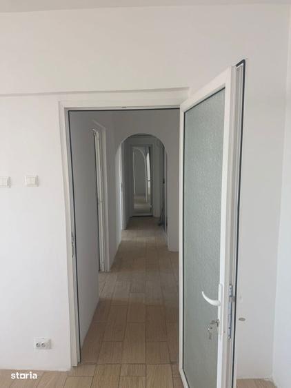 Apartament cu 3 camere în Colentina